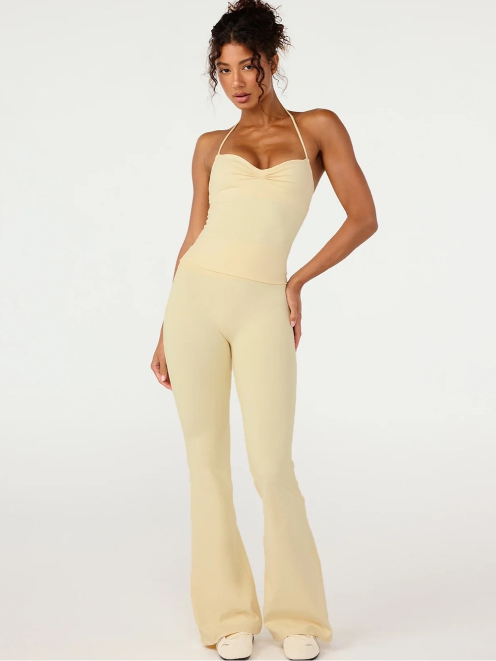 NWT CSB CROP SHOP BOUTIQUE Form Invisible Scrunch Flare Legging - Butter - Small